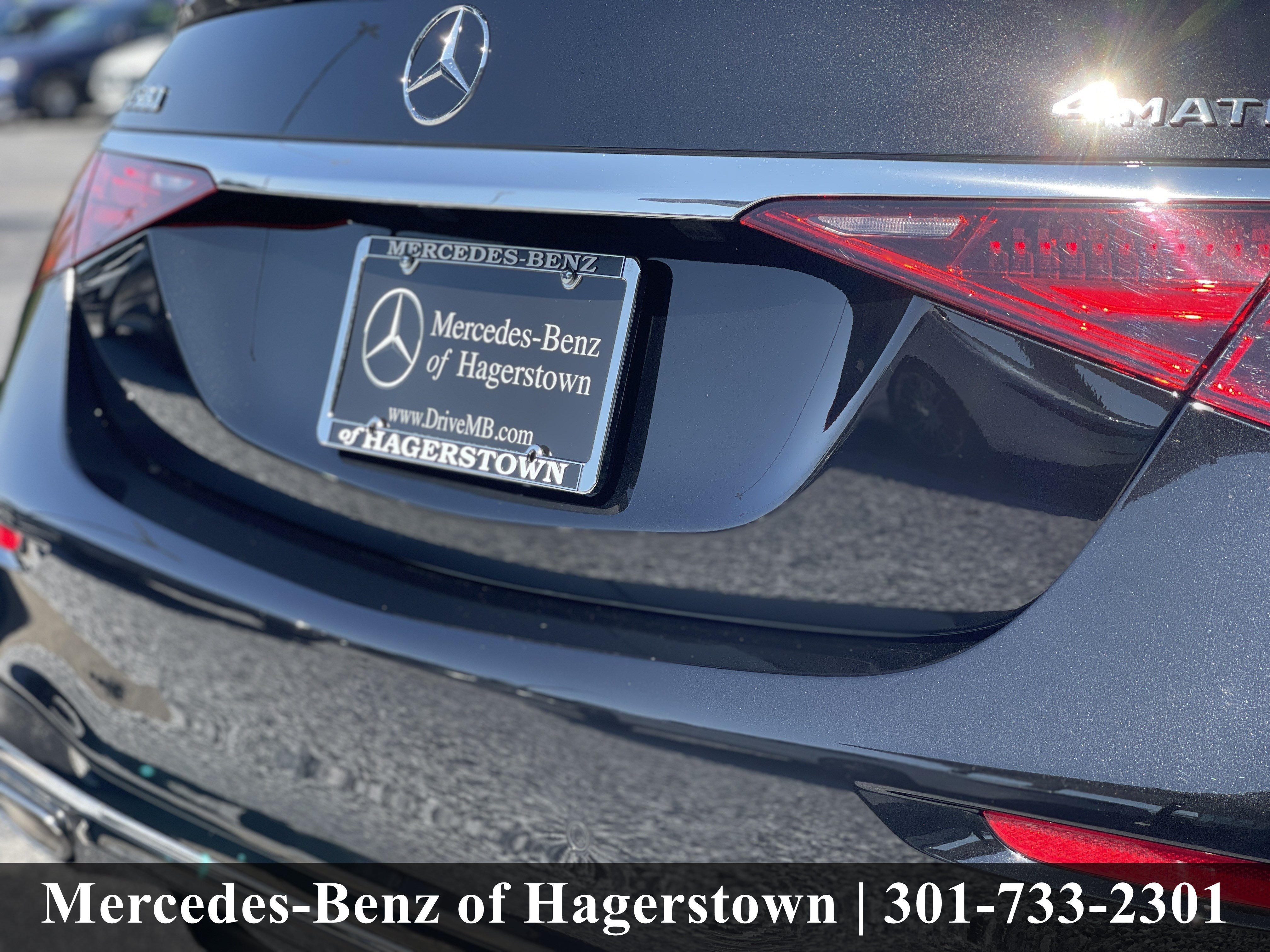 Certified Used 2025 Obsidian Black Metallic Mercedes-Benz S 580 4MATIC® Sedan image 39