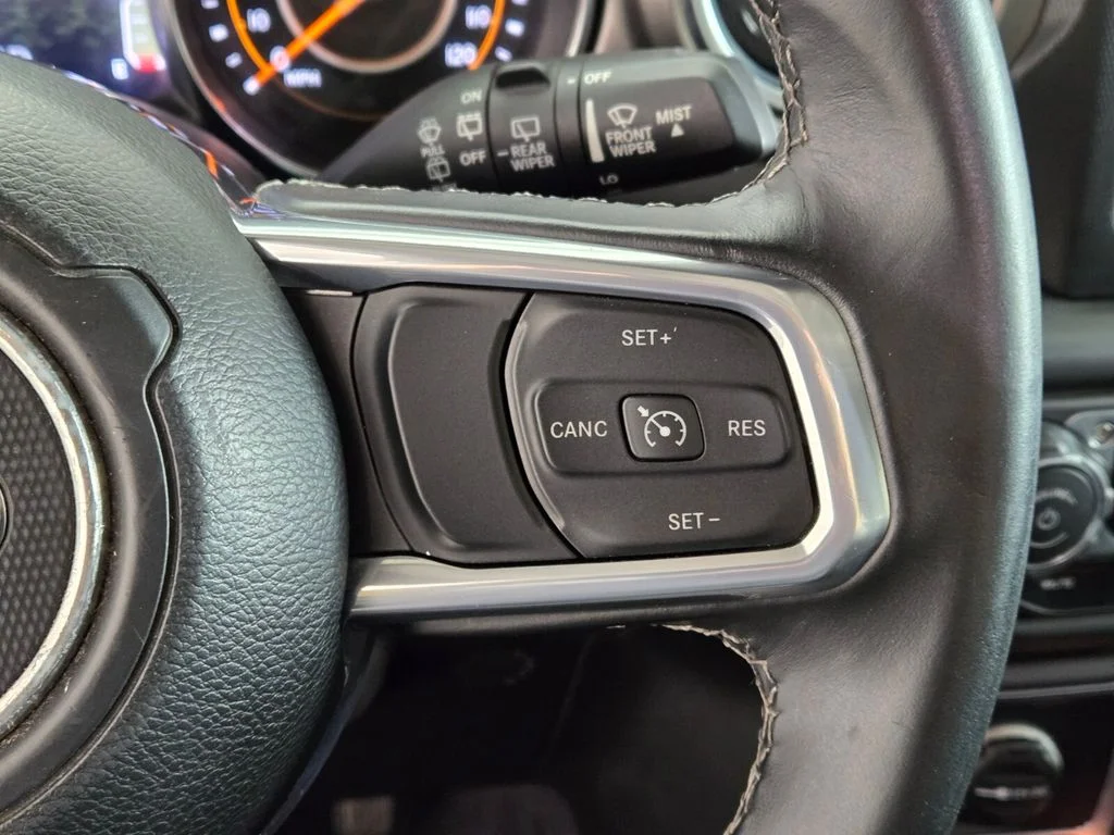 Used 2021 Silver Jeep Unlimited Sahara image 29