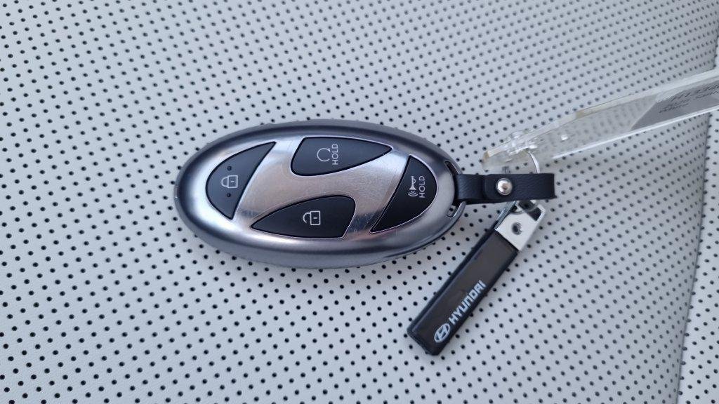 New 2026 White Hyundai SEL image 29