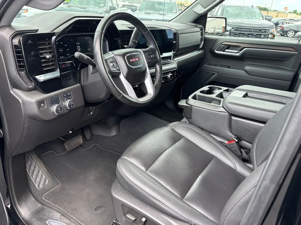 Used 2025 Black GMC SLT image 8