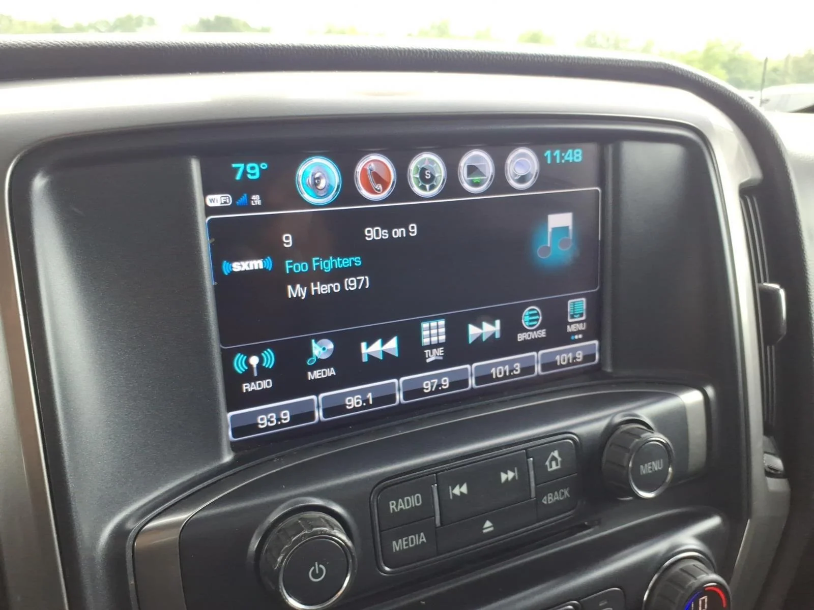 Used 2018 Summit White Chevrolet LT image 21