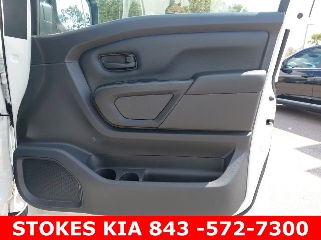 Used 2018 White Nissan S image 26