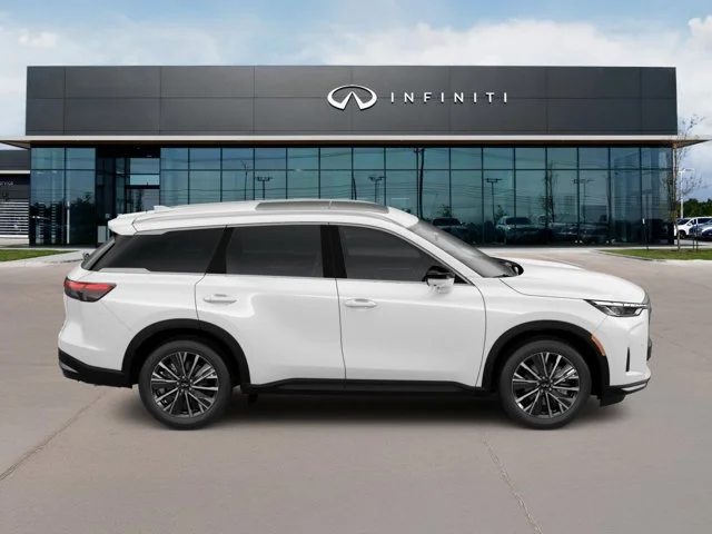 New 2027 RADIANT WHITE INFINITI Luxe FWD image 4