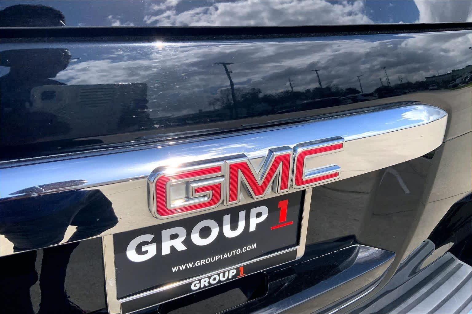 Used 2018 Onyx Black GMC Denali image 31
