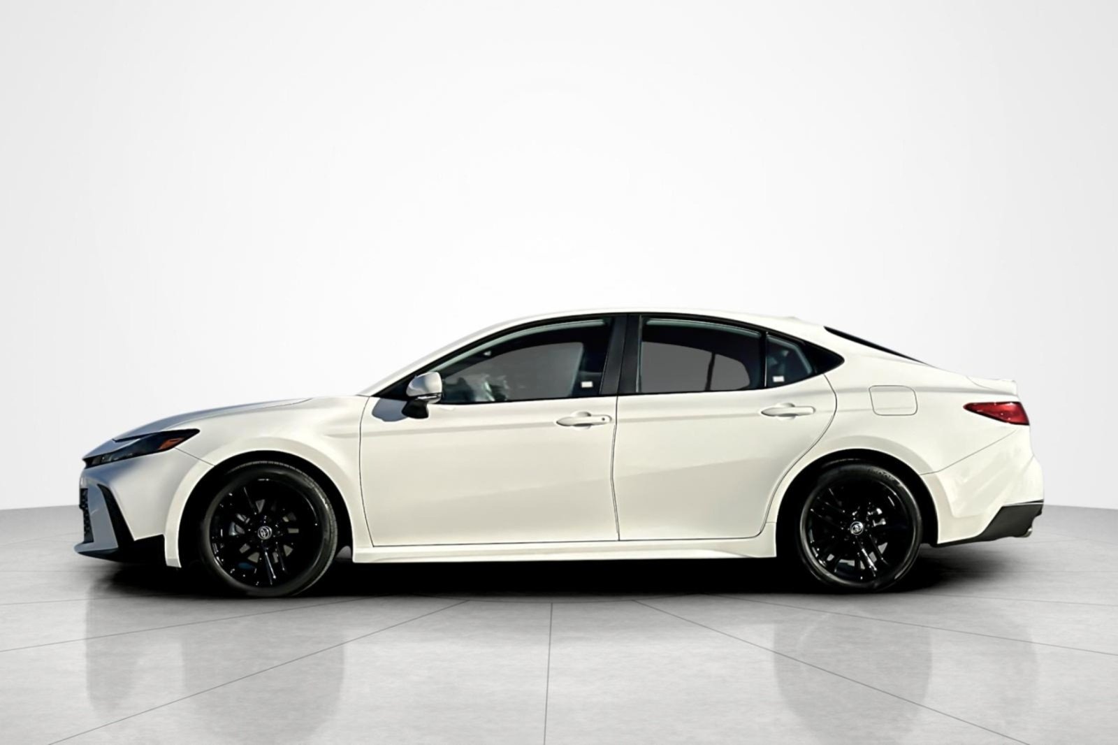 Certified Used 2026 Ice Cap Toyota SE image 2