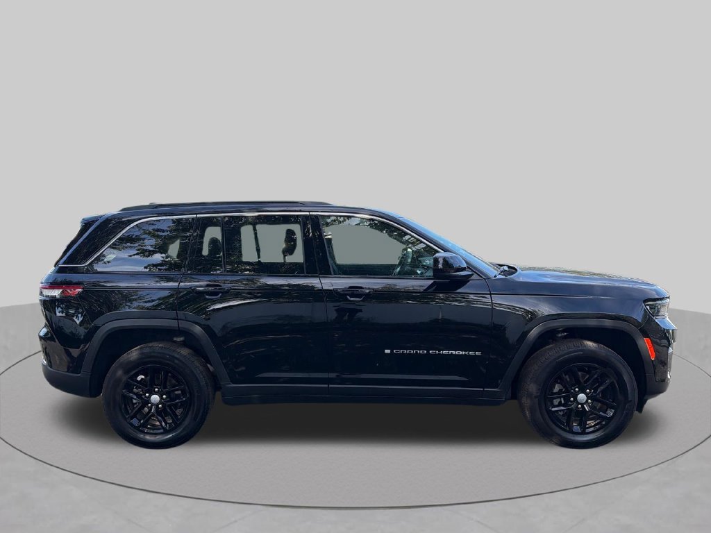 Used 2024 Black Jeep Laredo X image 7