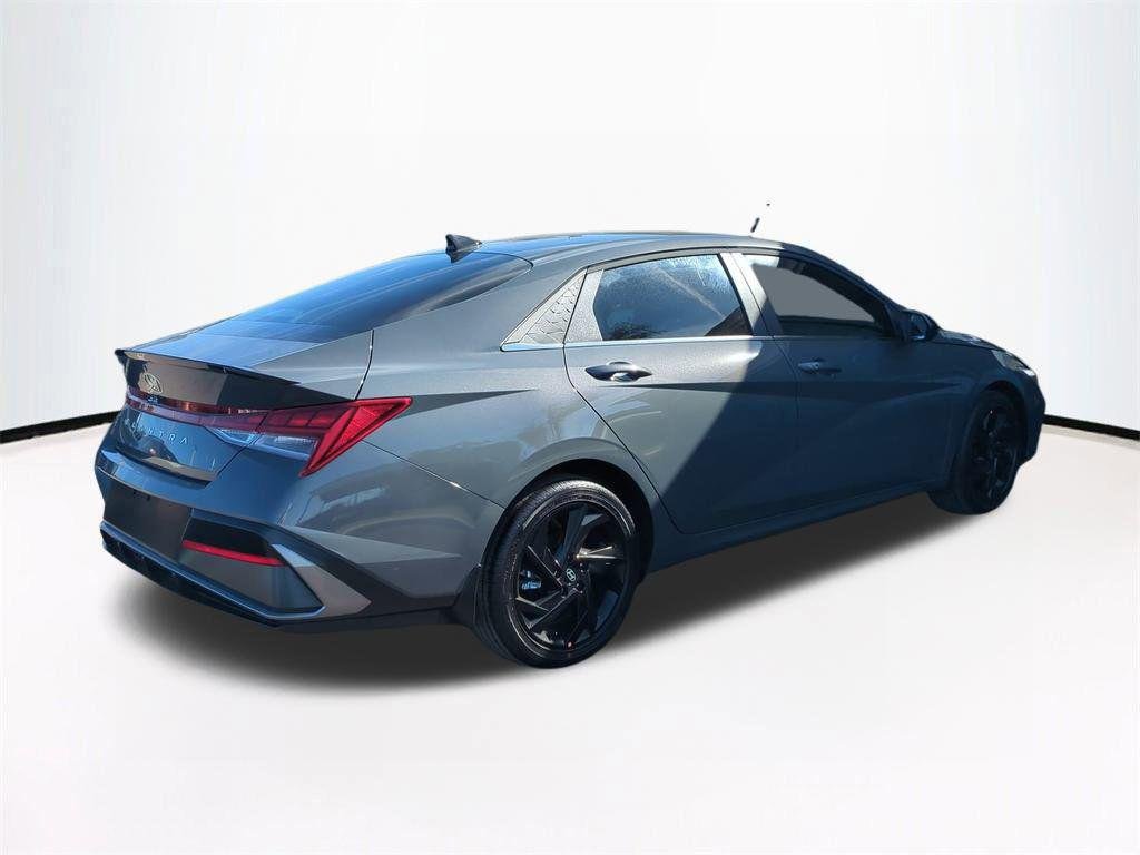New 2026 Gray Hyundai SEL Sport Premium image 5