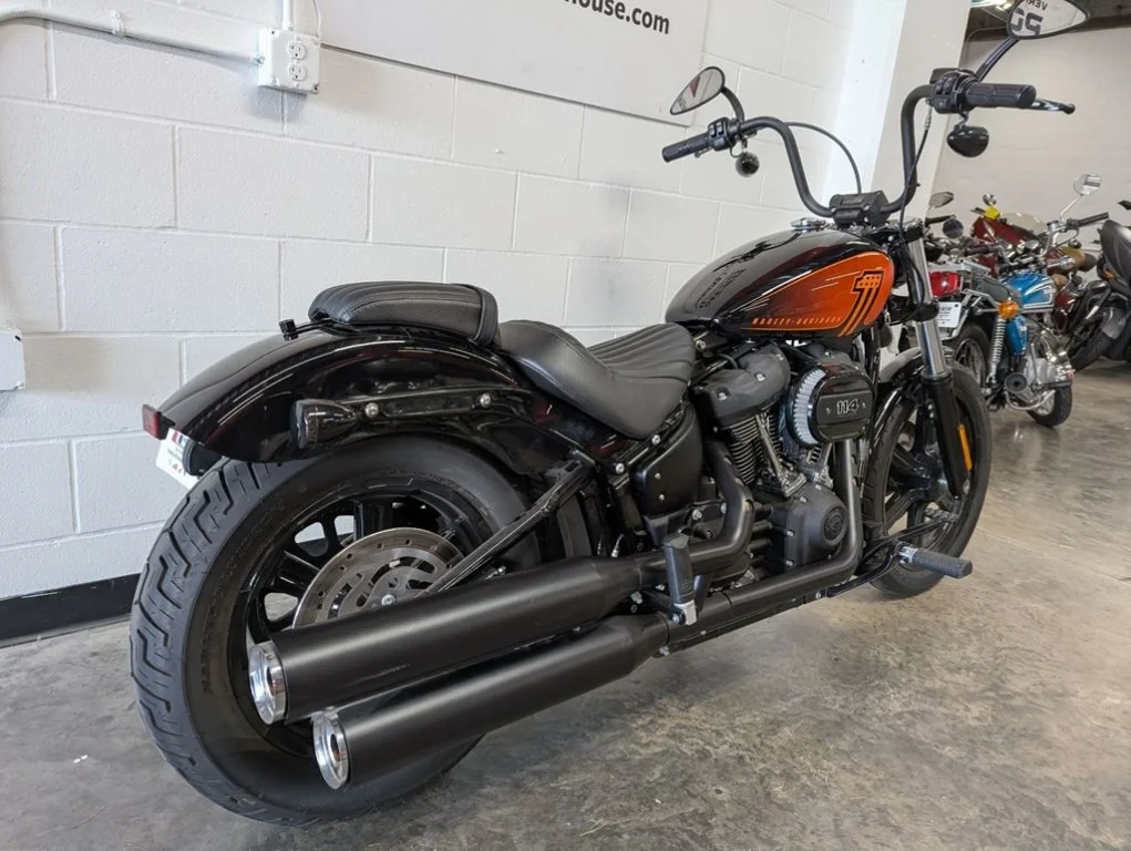 Used 2022 BLACK Harley-Davidson® FXBBS - Street Bob 114 image 9