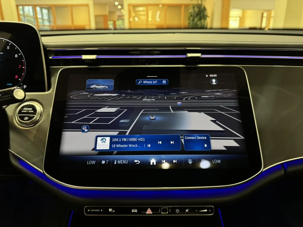 2025 Mercedes-Benz E-Class E350 - Photo 11