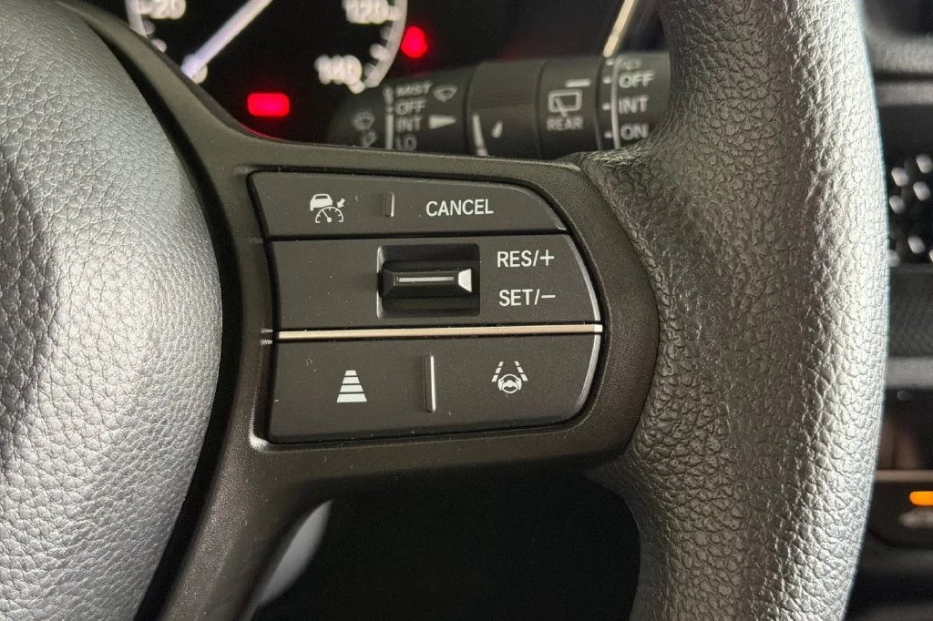 Used 2025 Canyon River Blue Metallic Honda EX image 32