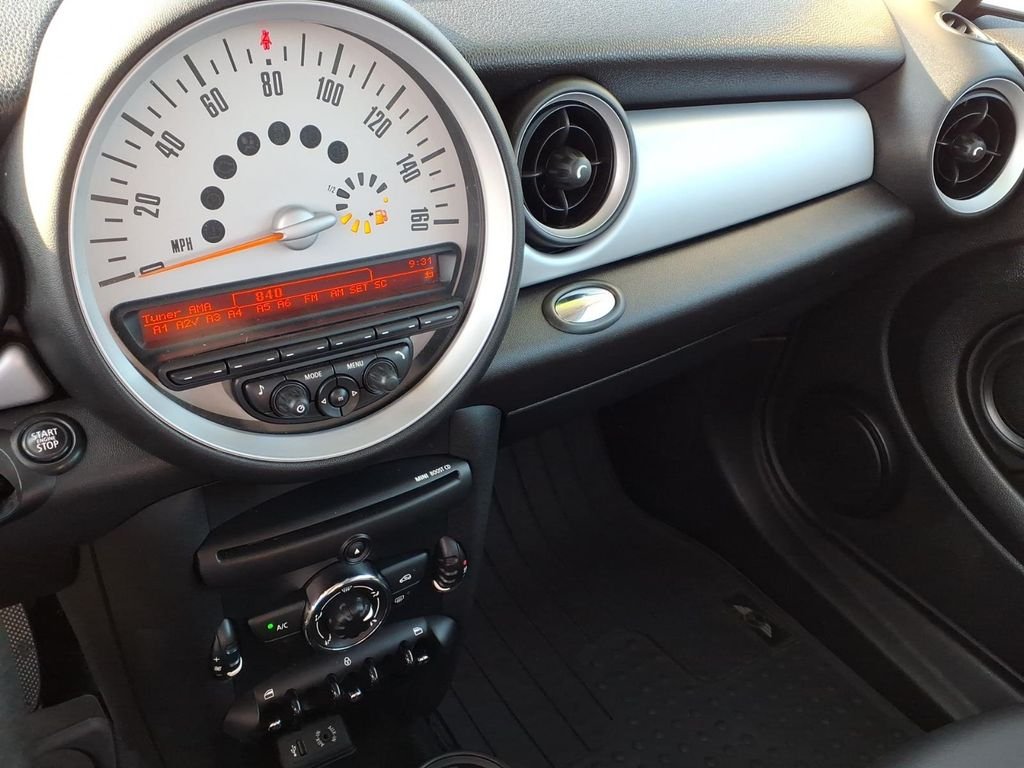 Used 2013 Pepper White MINI Base image 4