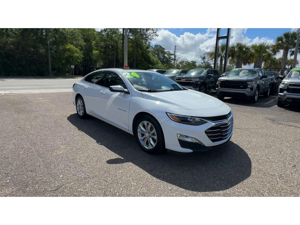 Used 2024 Summit White Chevrolet 1LT image 8