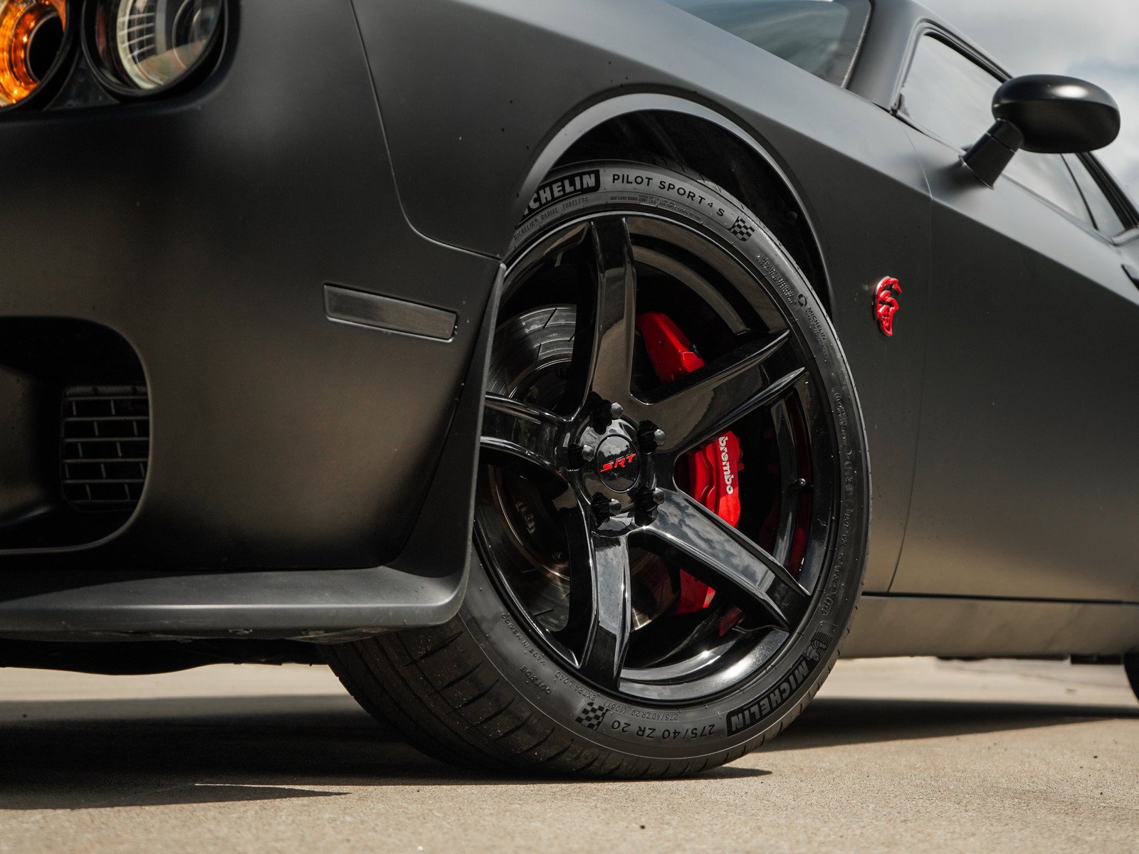 Used 2015 Phantom Black Tri-Coat Pearl Dodge SRT Hellcat image 26