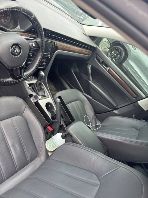 Used 2020 Platinum Gray Metallic Volkswagen 2.0T SEL image 2