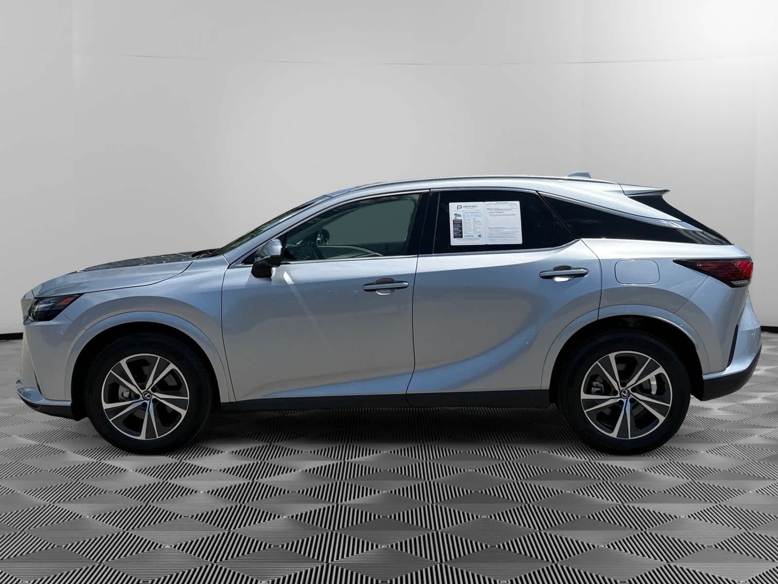 Used 2023 Iridium Lexus Premium image 2