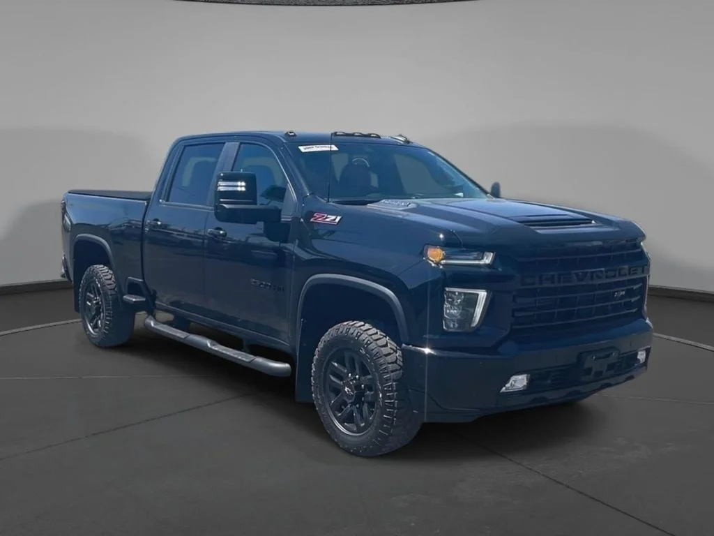 Used 2021 Black Chevrolet LT image 3