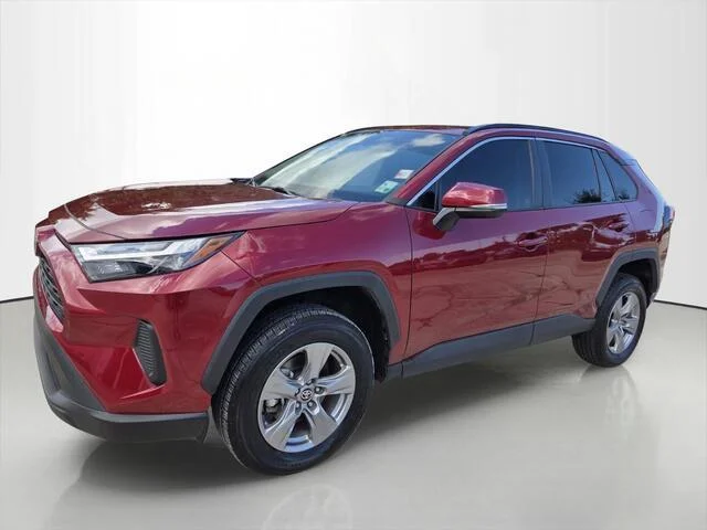 Used 2025 Ruby Flare Pearl Toyota XLE image 1