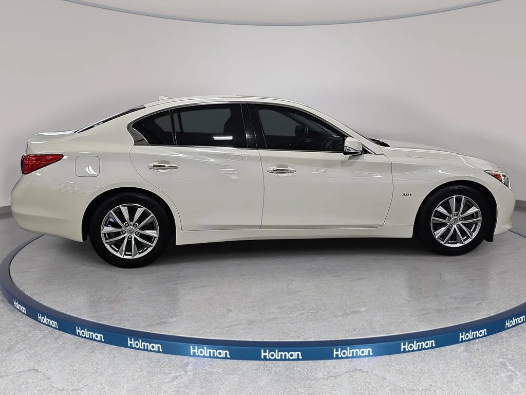 Used 2016 White INFINITI 3.0t Premium image 5