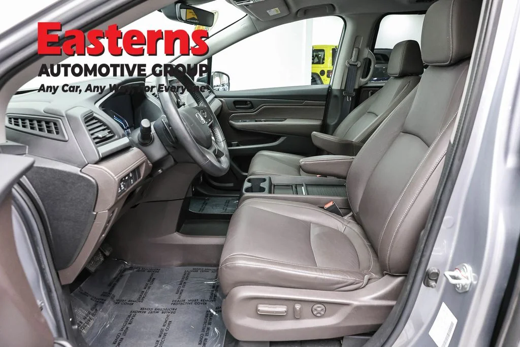 Used 2023 Silver Honda EX-L image 13