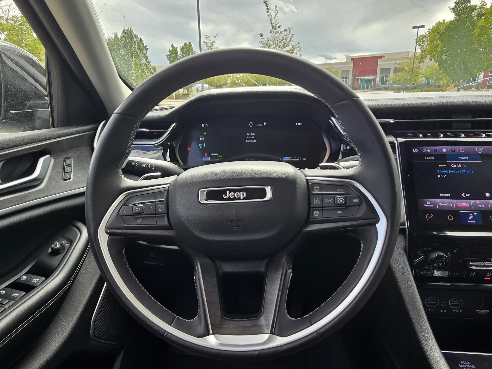 Used 2023 Silver Zynith Jeep 4xe image 28