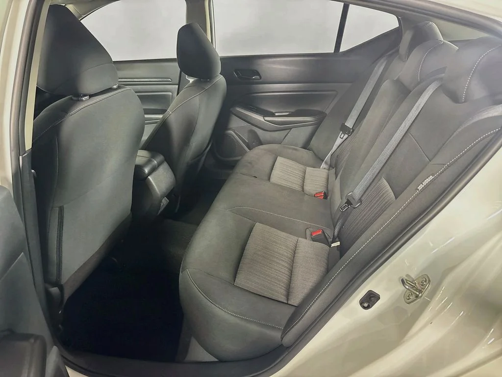 Used 2025 White Nissan 2.5 SV image 19