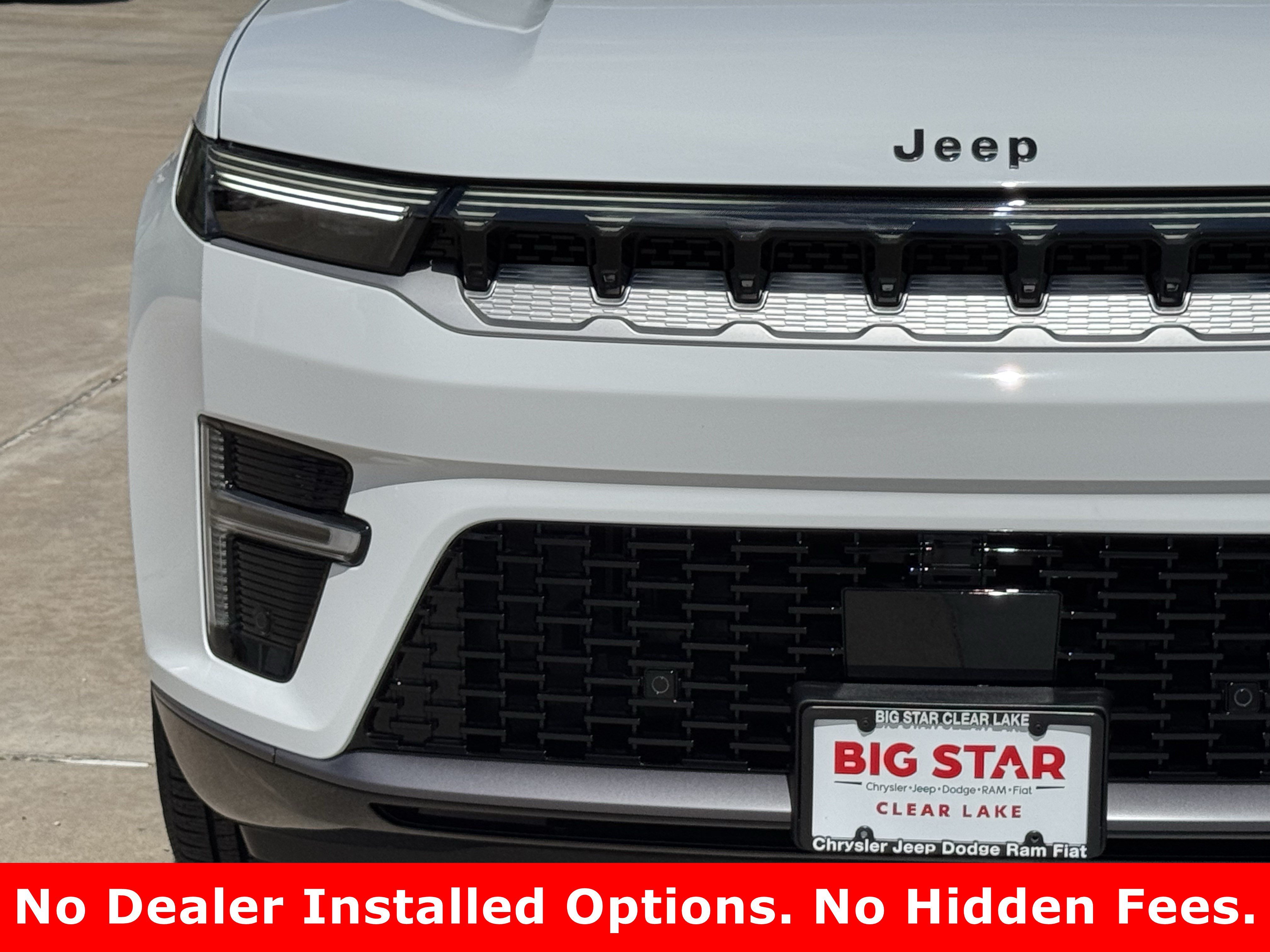 New 2026 Bright White Clear-Coat Exterior Paint Jeep 4x2 image 5