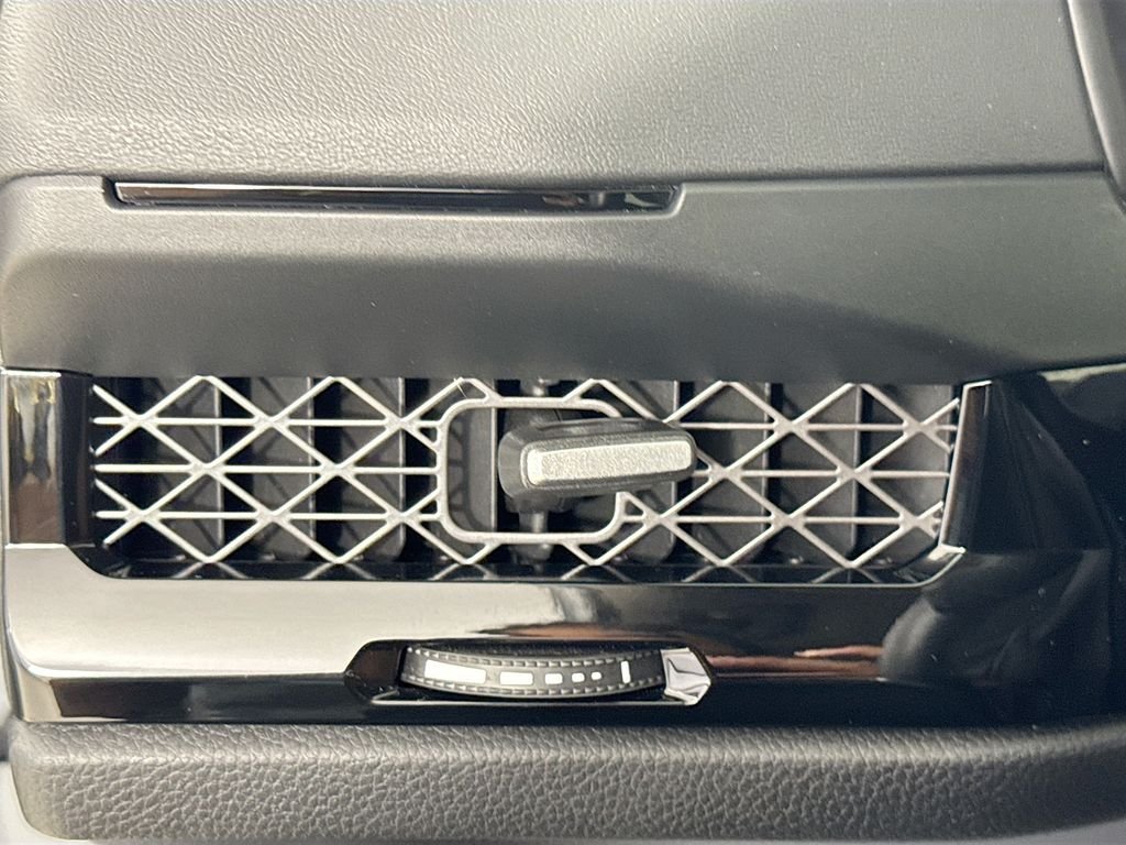 2025 Honda Accord Hybrid Touring - Photo 10