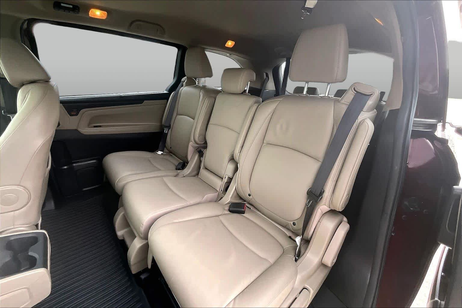 Used 2018 Deep Scarlet Pearl Honda EX-L image 18