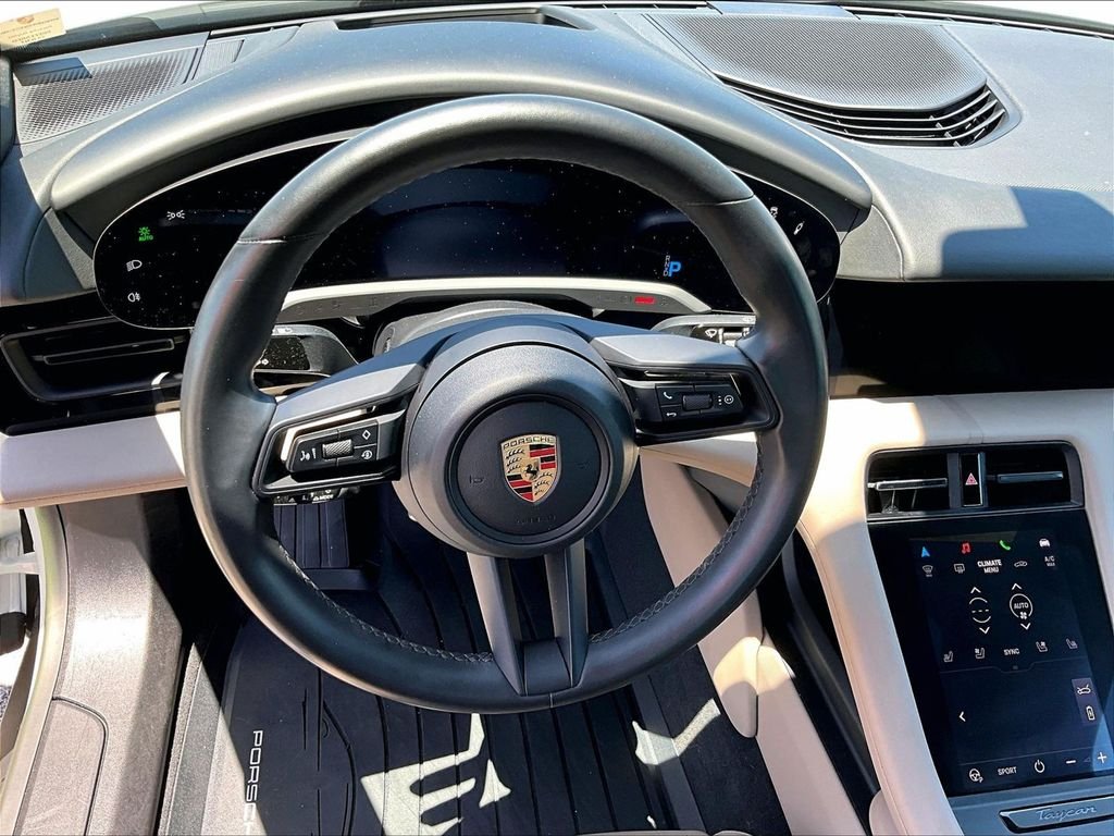 Used 2023 White Porsche  image 15