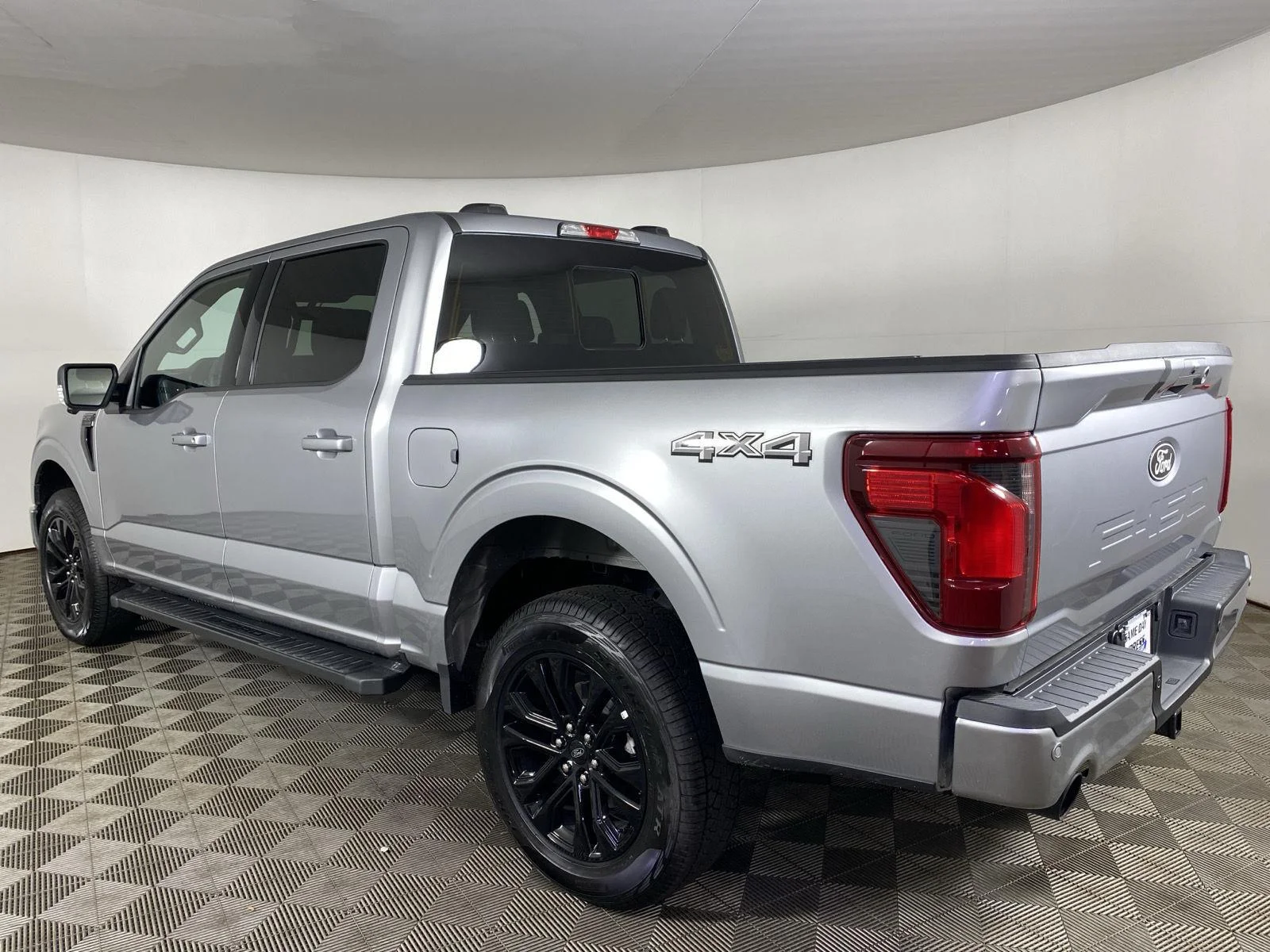 New 2026 Silver Metallic Ford XLT image 5