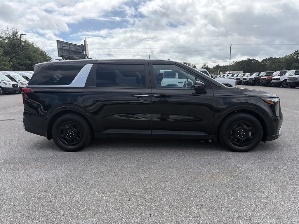 Used 2025 Aurora Black Pearl Kia LXS image 8