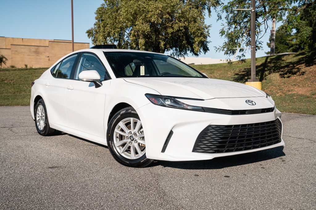 Certified Used 2025 Ice Toyota LE image 1