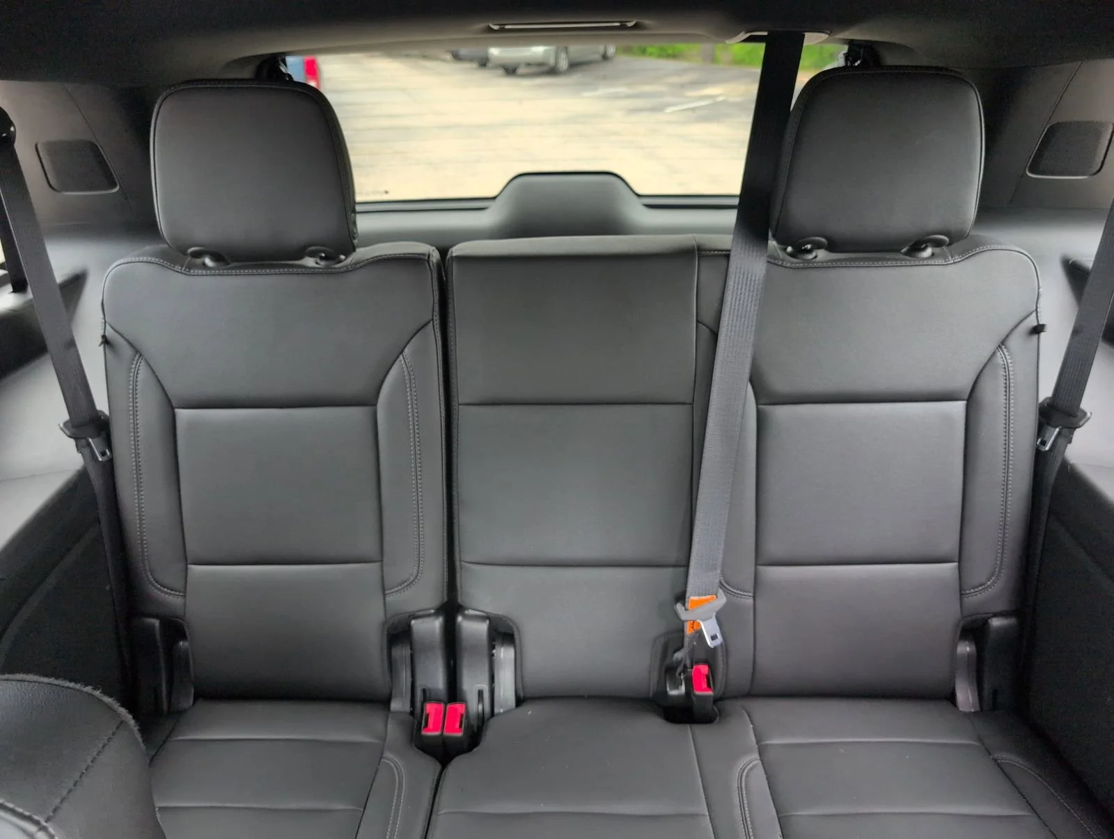 Used 2022 Black Chevrolet Z71 image 32