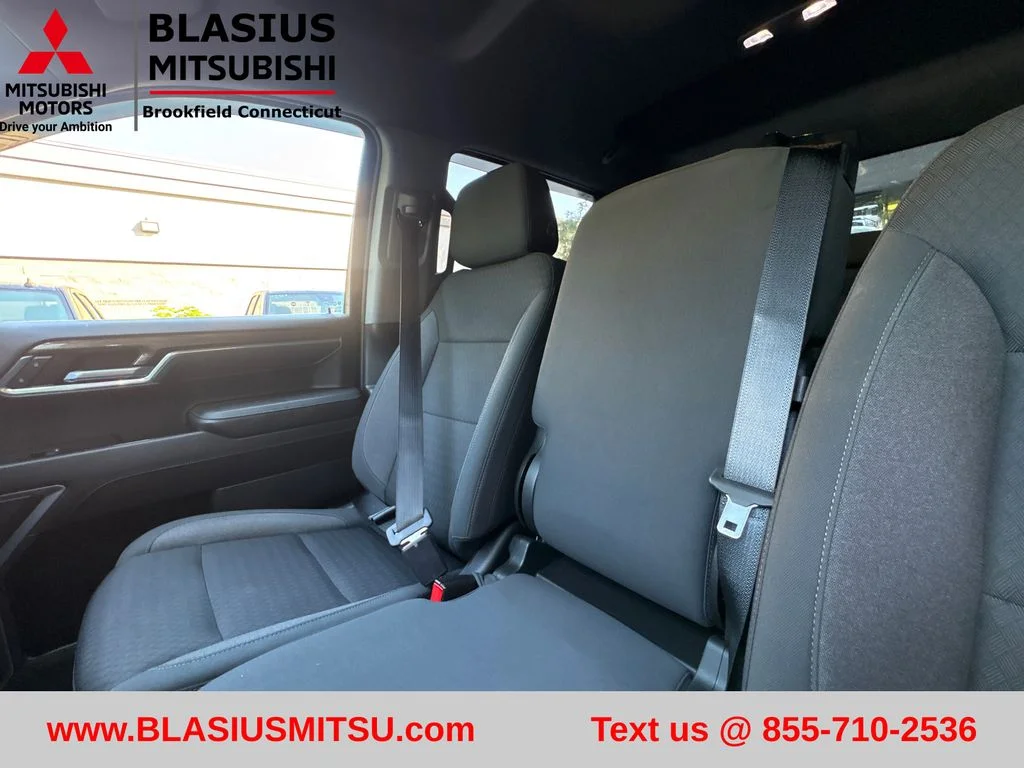 Used 2022 Red Chevrolet LT Trail Boss image 27