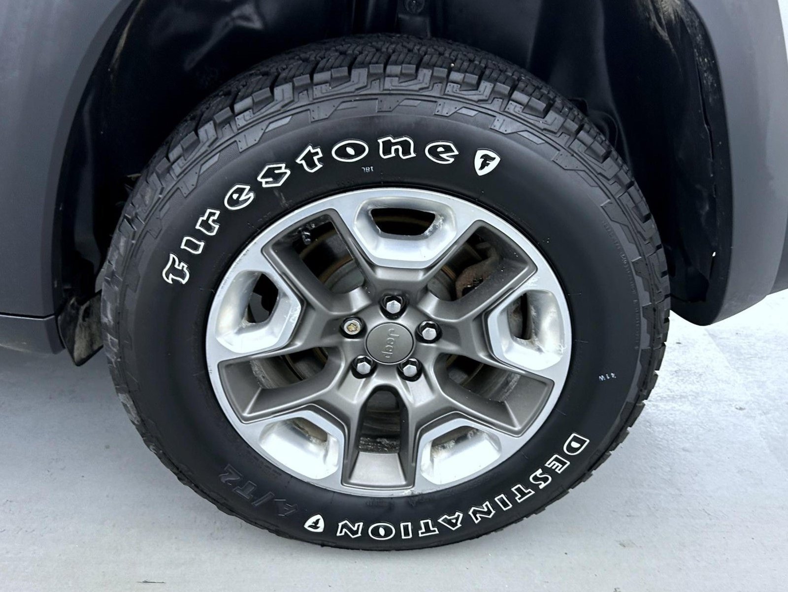 Used 2019 Billet Silver Metallic Jeep Trailhawk image 23