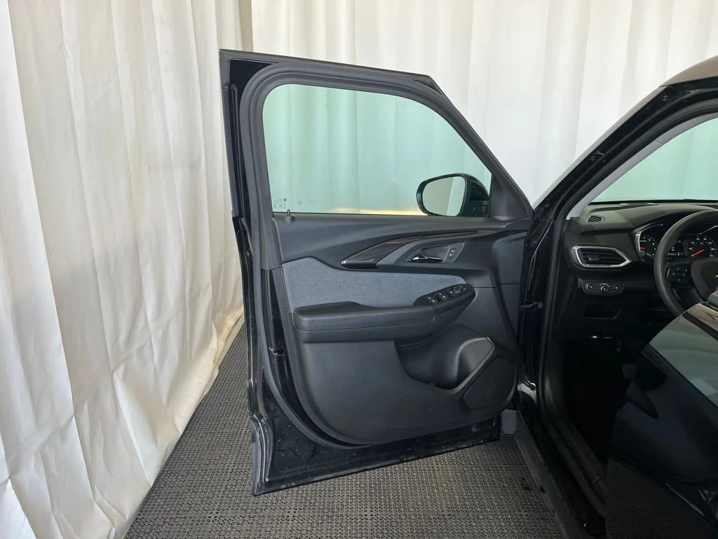 Used 2022 Black Chevrolet LT image 18