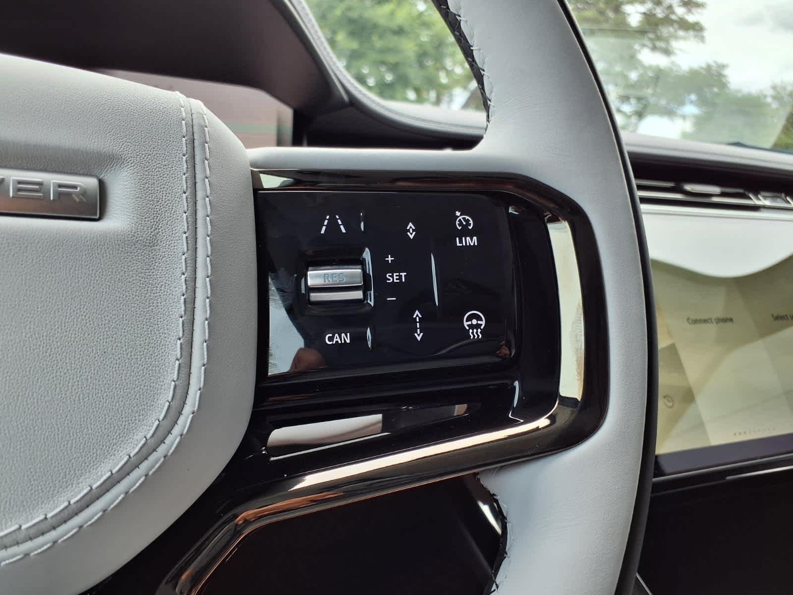 New 2026 Fuji White Land Rover Dynamic SE image 20