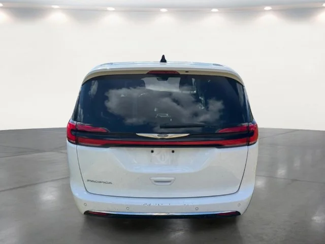 Used 2023 White Chrysler Touring L image 19