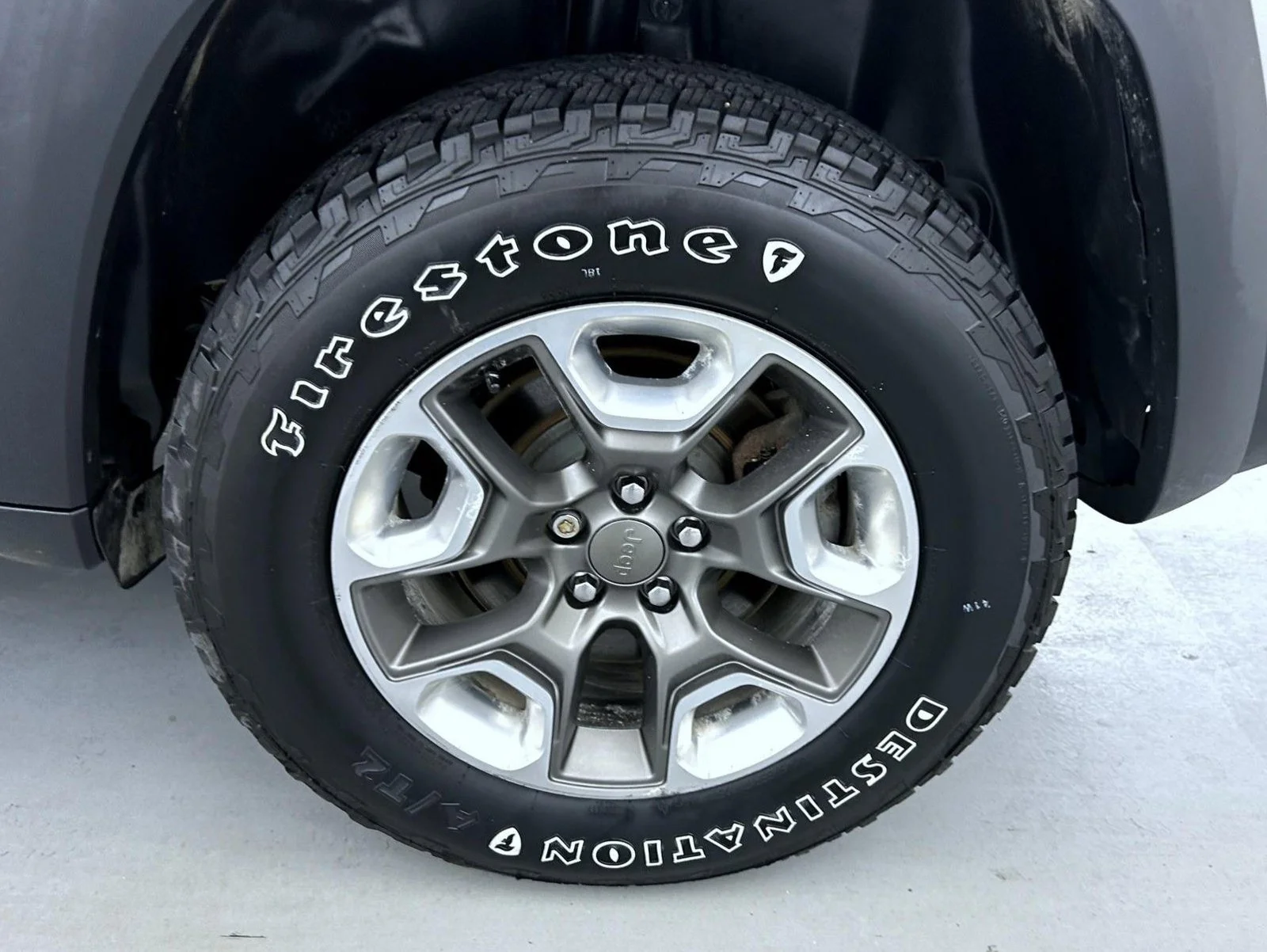 Used 2019 Silver Jeep Trailhawk image 23