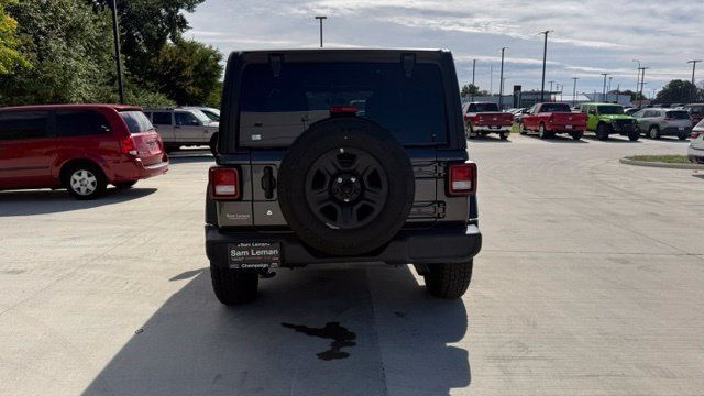 Used 2023 Gray Jeep Sport image 4