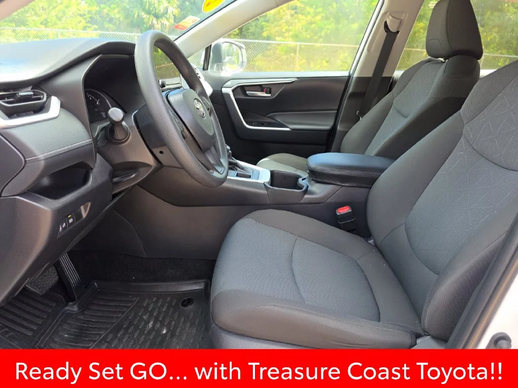 Used 2025 White Toyota XLE image 26