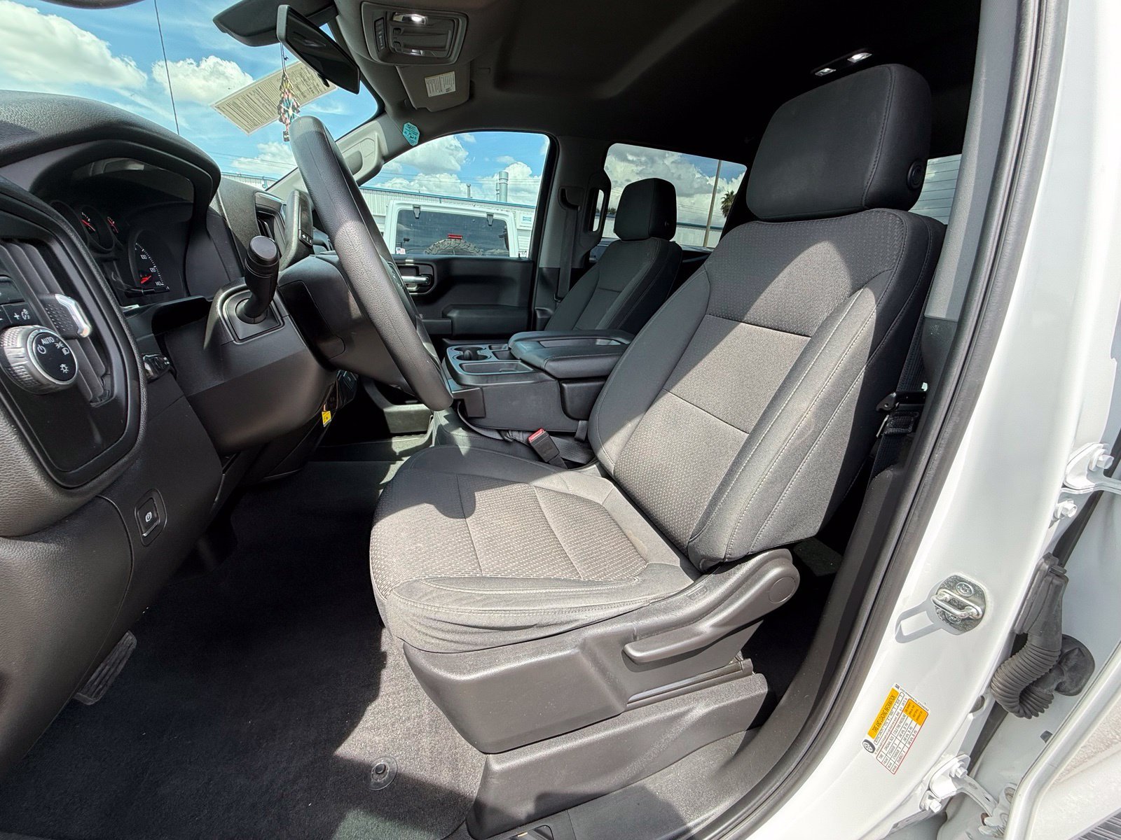 Used 2020 White Chevrolet Custom image 11