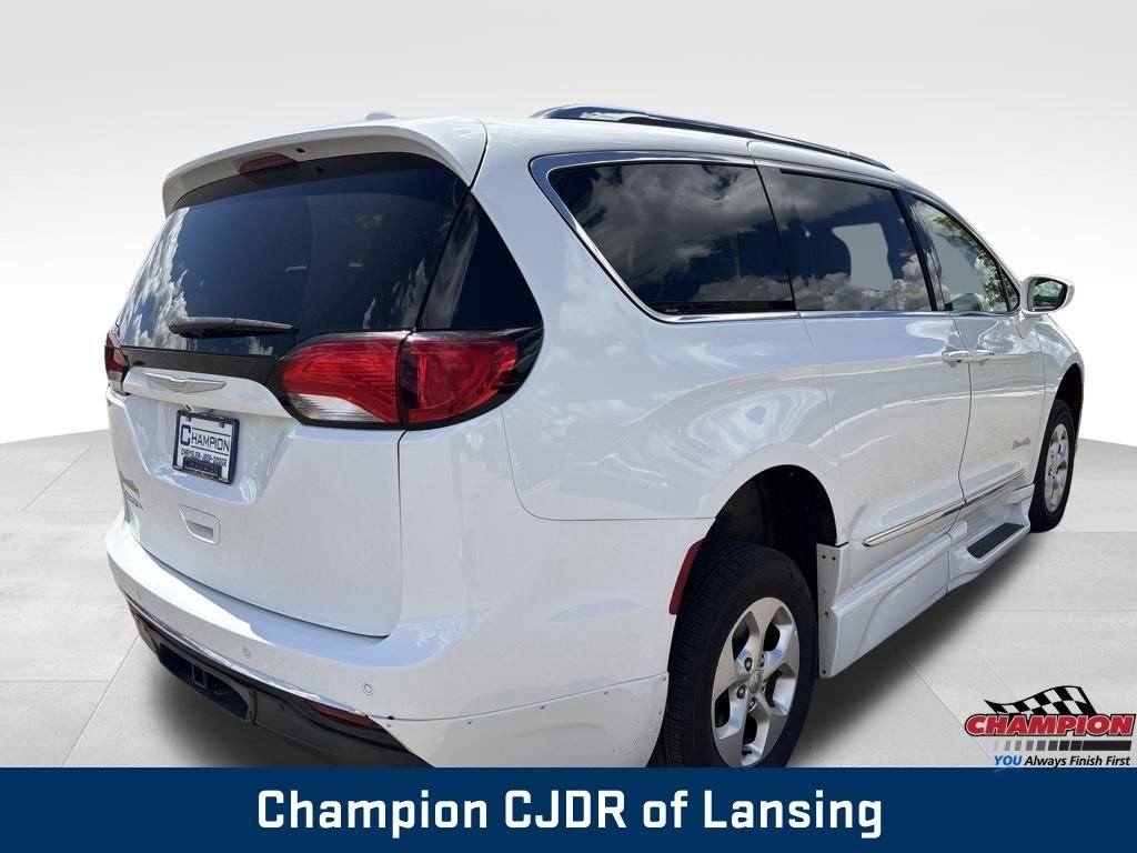 Used 2017 White Chrysler Touring L Plus image 8