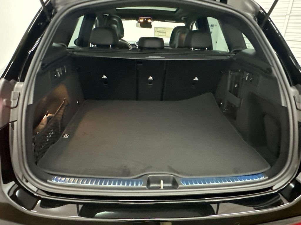 New 2026 Black Mercedes-Benz GLC 300 image 28