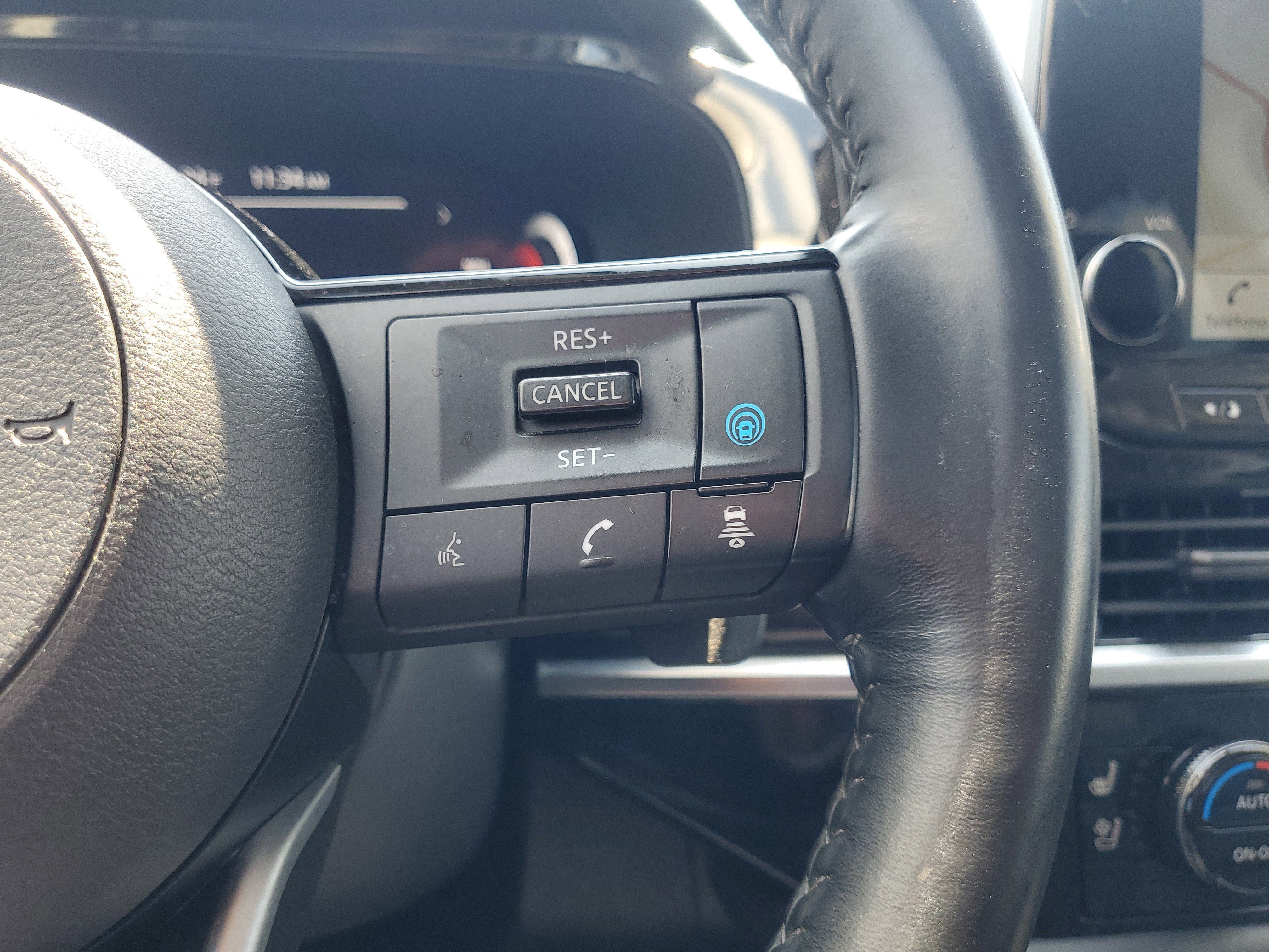 Used 2022 Brilliant Silver Metallic Nissan Platinum image 24