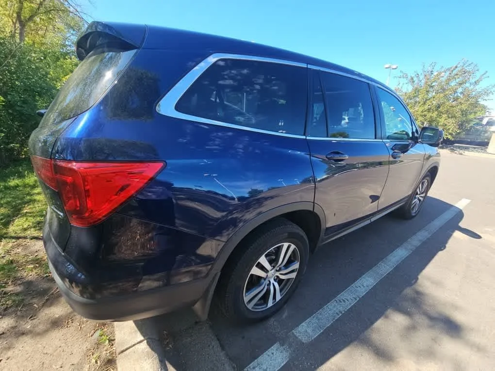 Certified Used 2018 Obsidian Blue Pearl Honda EX-L image 4