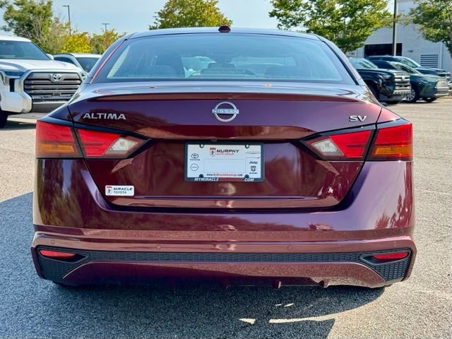 Used 2023 Red Nissan 2.5 SV image 7