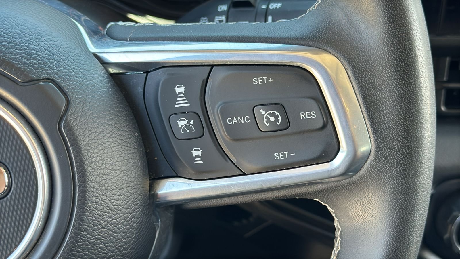 Used 2025 Black Jeep Sahara image 24