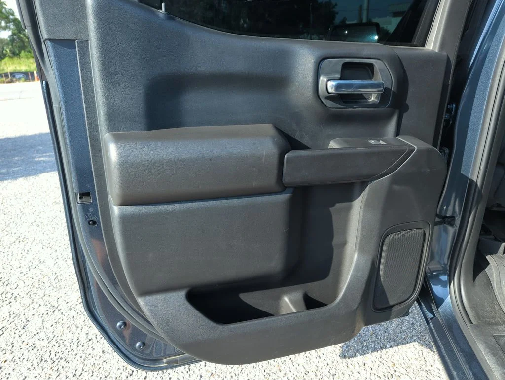 Used 2022 Gray Chevrolet LT image 27