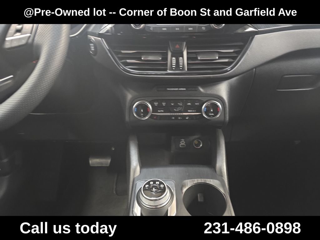 Used 2025 Gray Ford ST-Line Select image 15